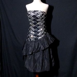 VTG Loralie Original Black & Silver Sequined Asymm. Waist Strapless Dress SZ 6